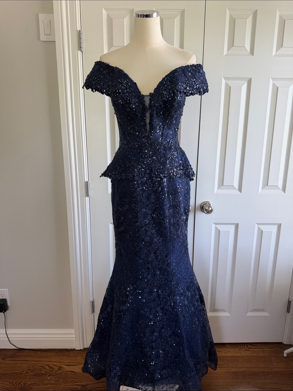 Ivonne D for Mon Cheri Off-Shoulder Sequins Embroidered Wedding MOB Gown Size6-8 - Picture 14 of 17